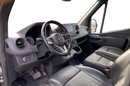 musta Mercedes-Benz Sprinter 2021 kuva 3.