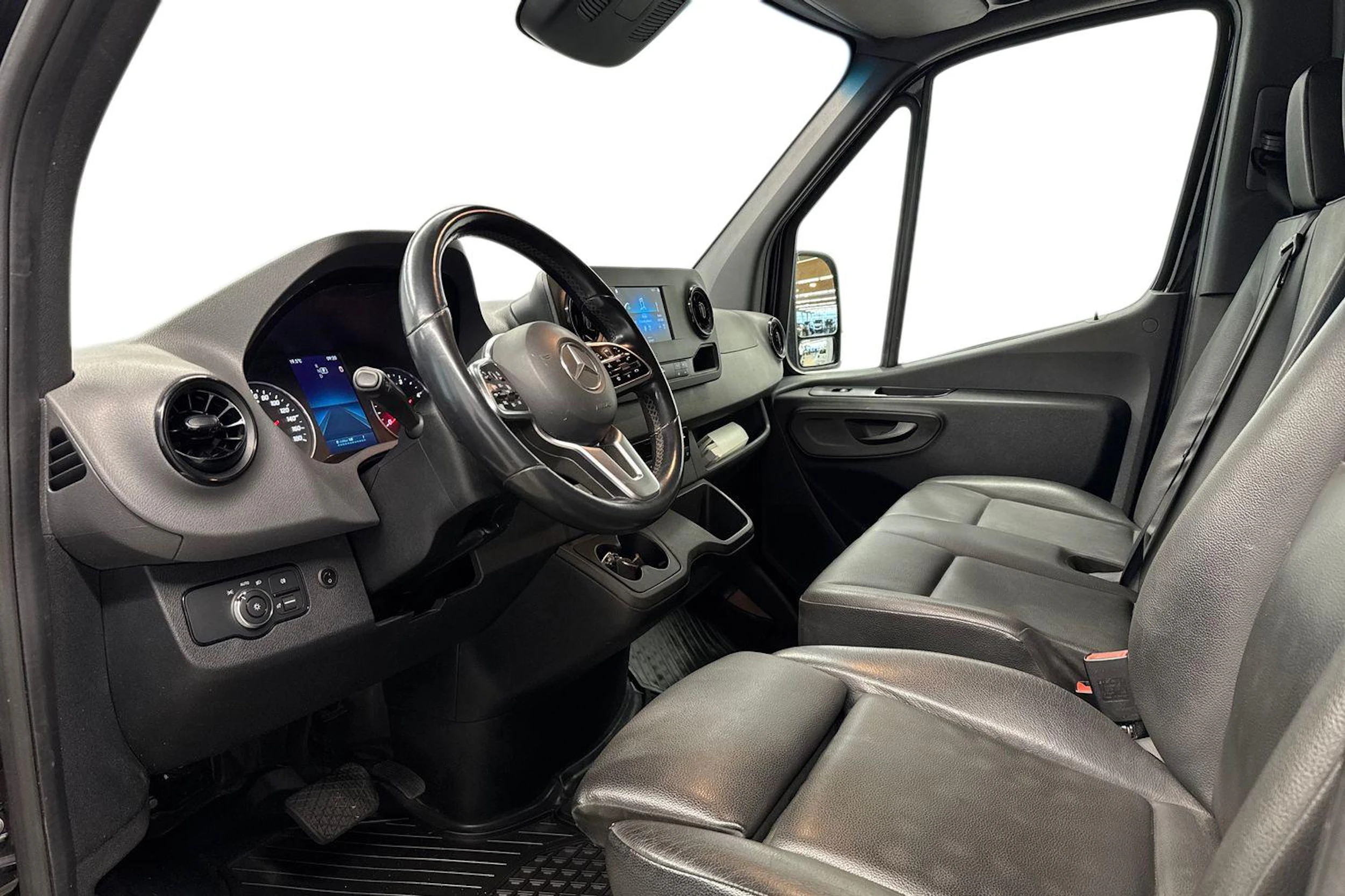 musta Mercedes-Benz Sprinter 2021 kuva 8.