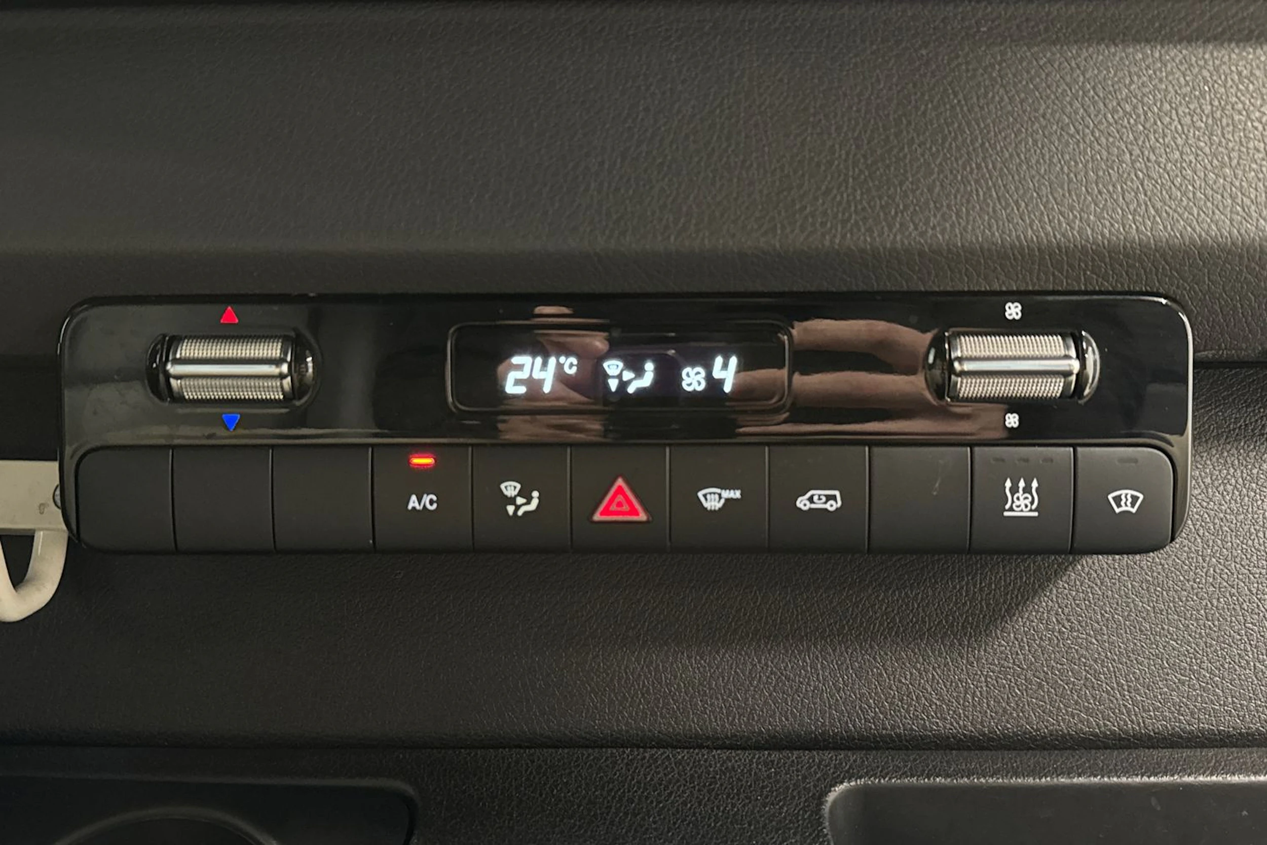 musta Mercedes-Benz Sprinter 2021 kuva 22.