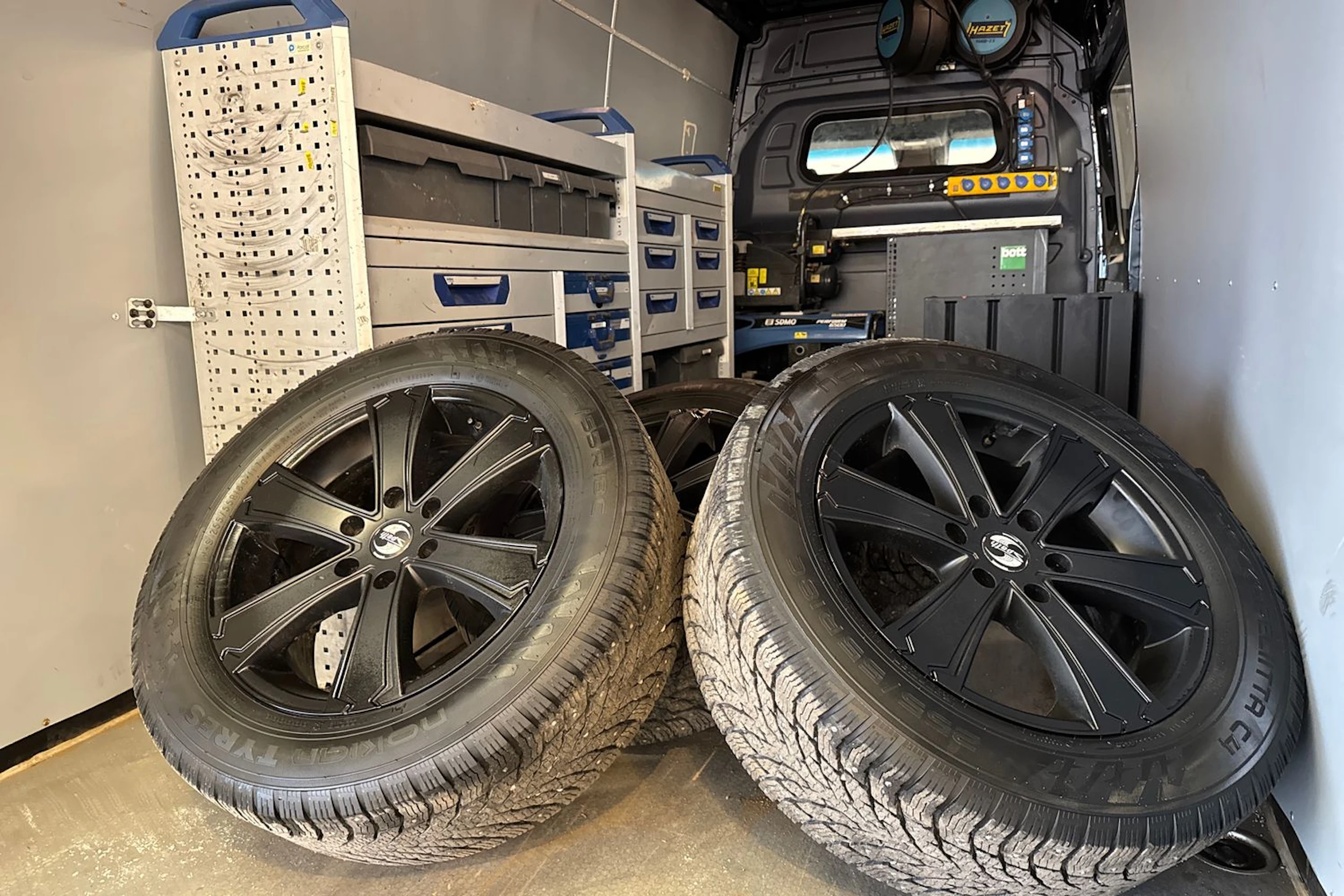 musta Mercedes-Benz Sprinter 2021 kuva 26.