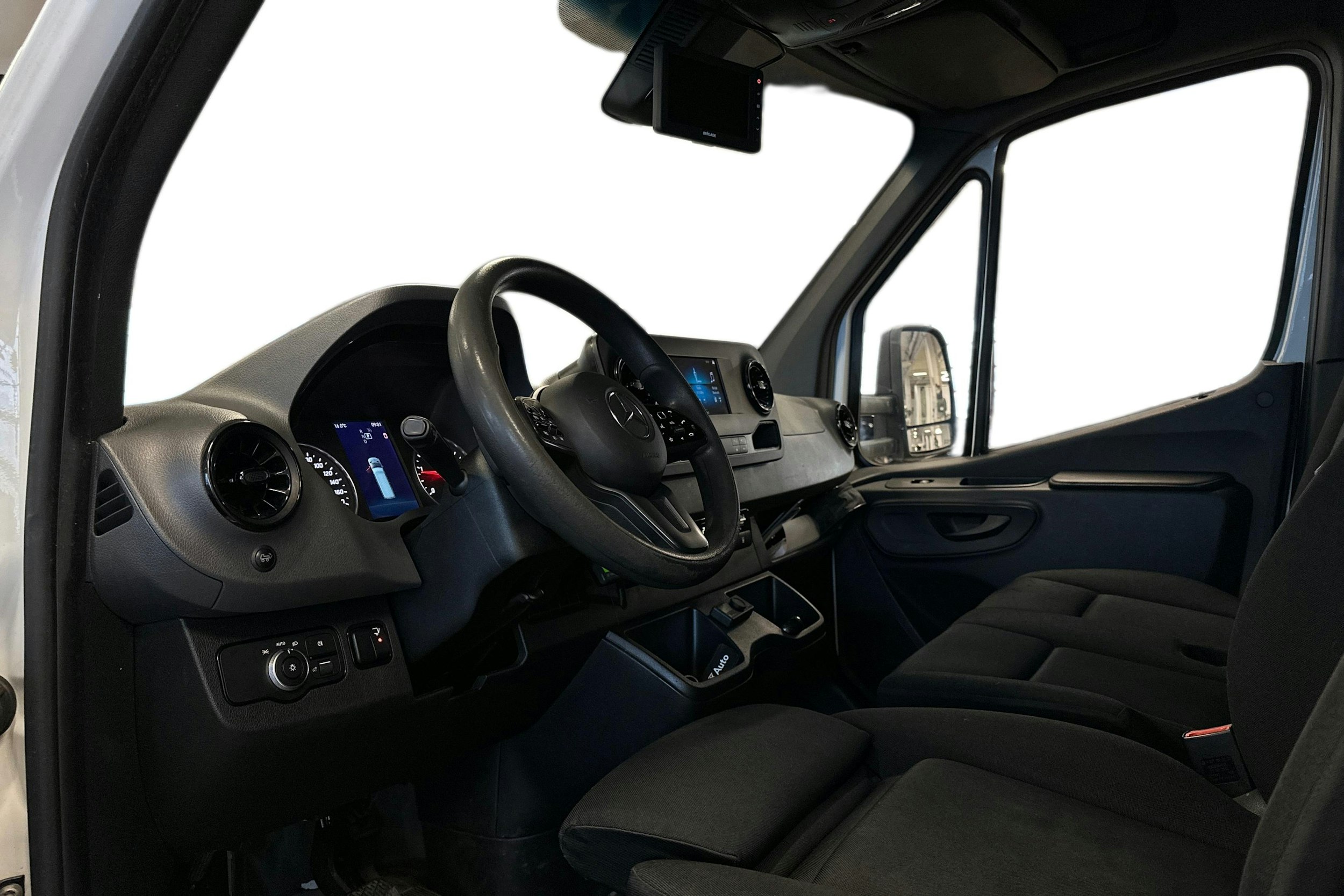 valkoinen Mercedes-Benz Sprinter 2021 kuva 8.