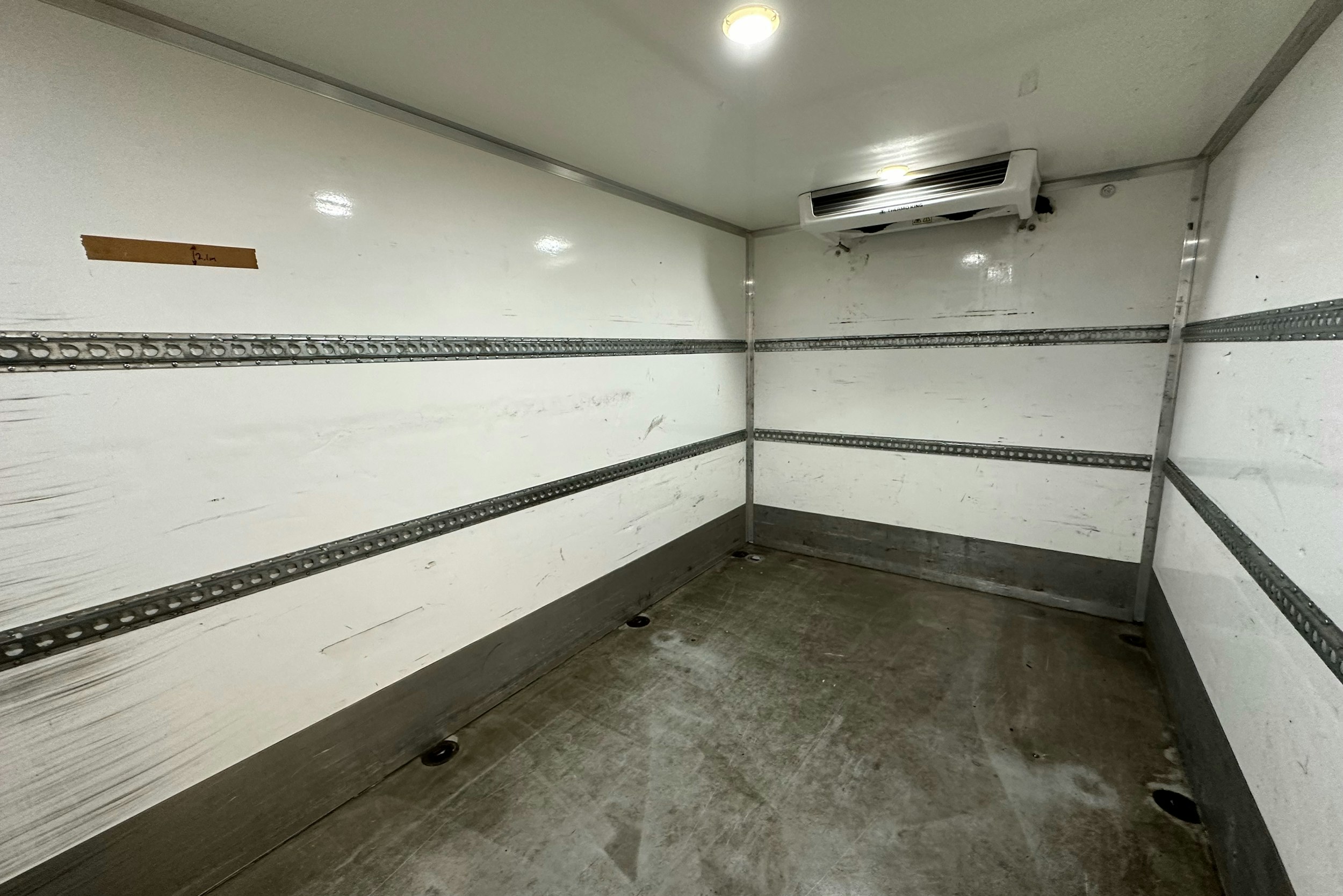 valkoinen Mercedes-Benz Sprinter 2021 kuva 26.