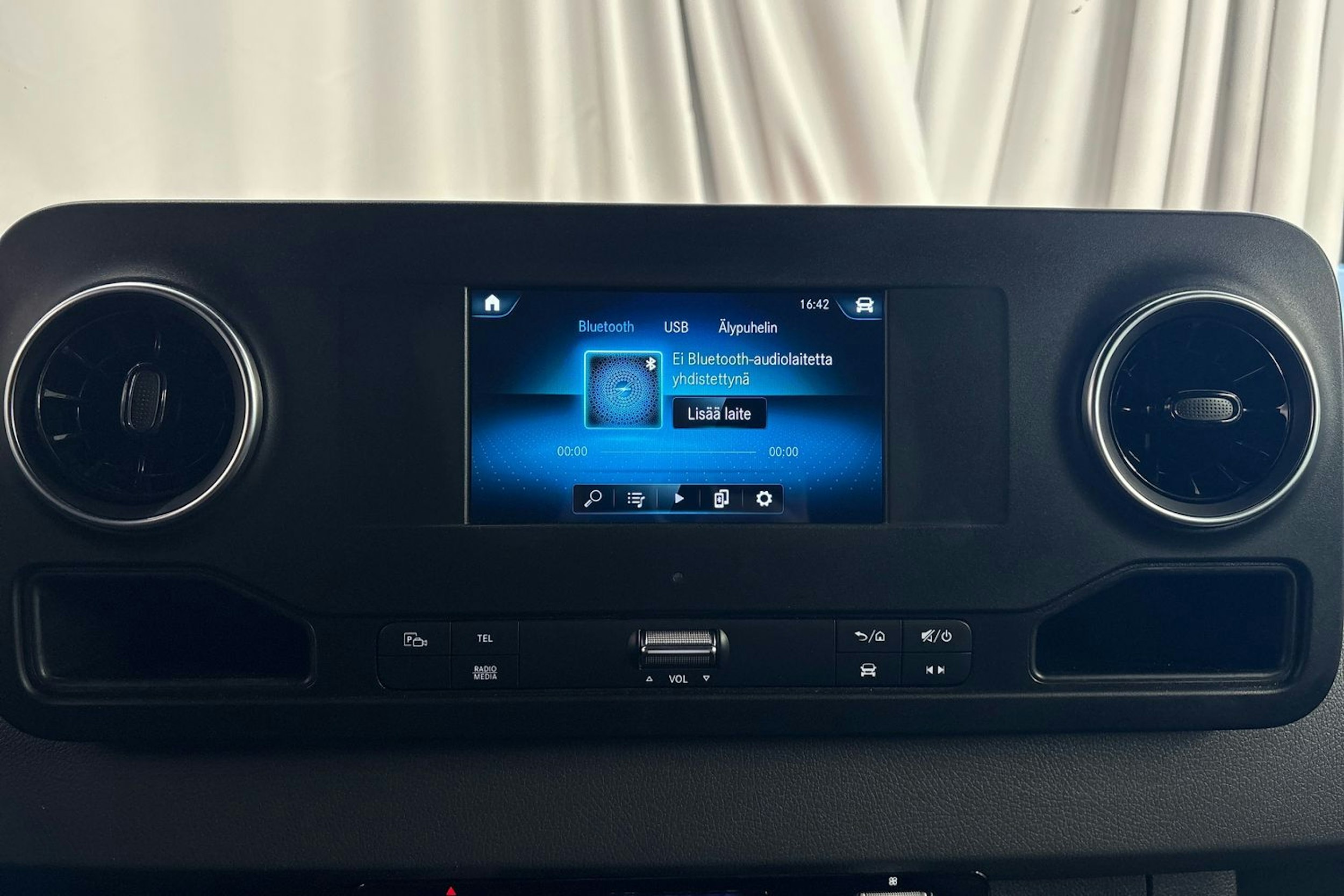 punainen Mercedes-Benz Sprinter 2021 kuva 12.