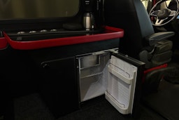 punainen Mercedes-Benz Sprinter 2021 kuva 18.