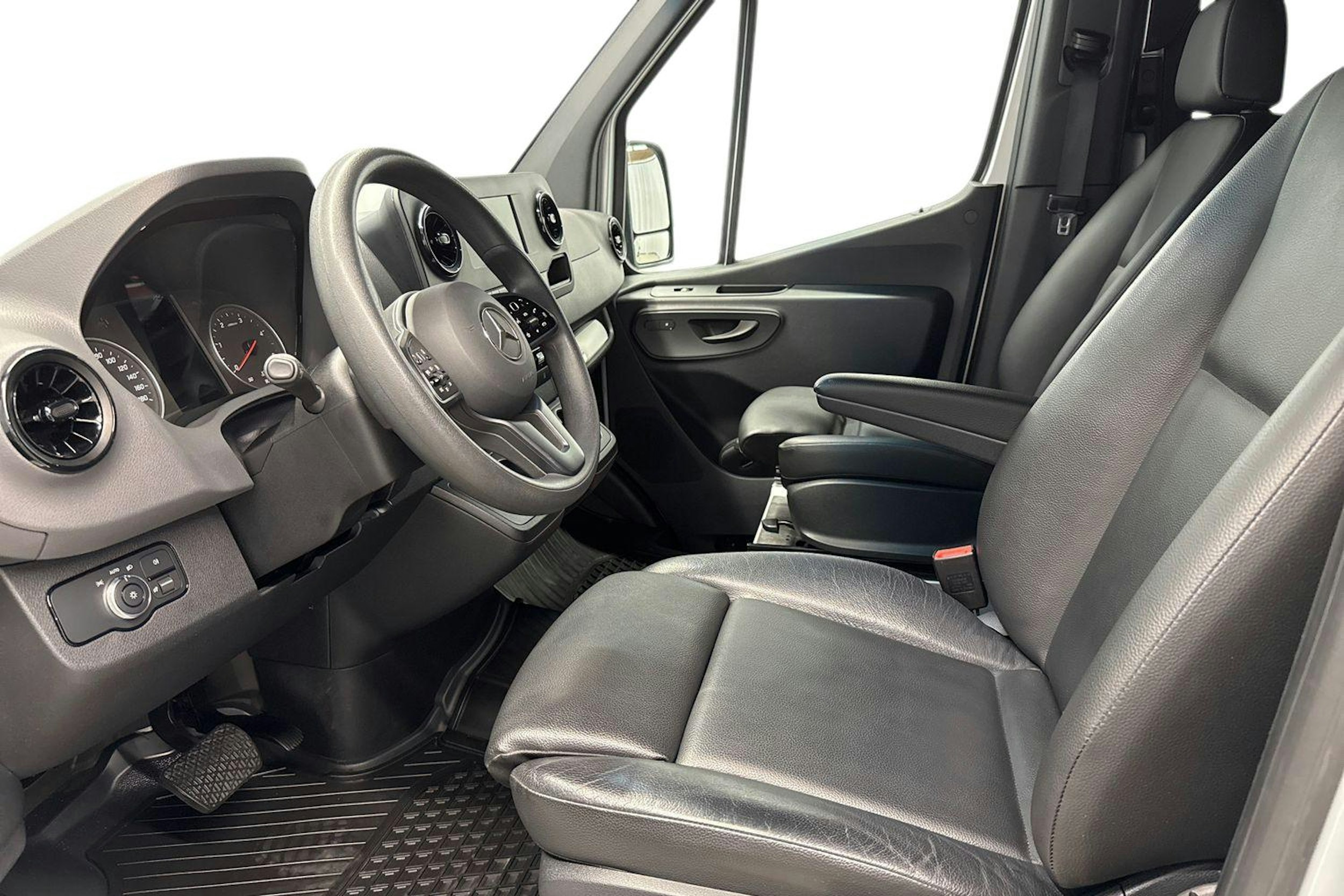 hopea Mercedes-Benz Sprinter 2021 kuva 45.