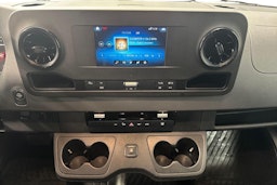 sininen Mercedes-Benz Sprinter 2021 kuva 11.