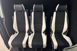 sininen Mercedes-Benz Sprinter 2021 kuva 13.