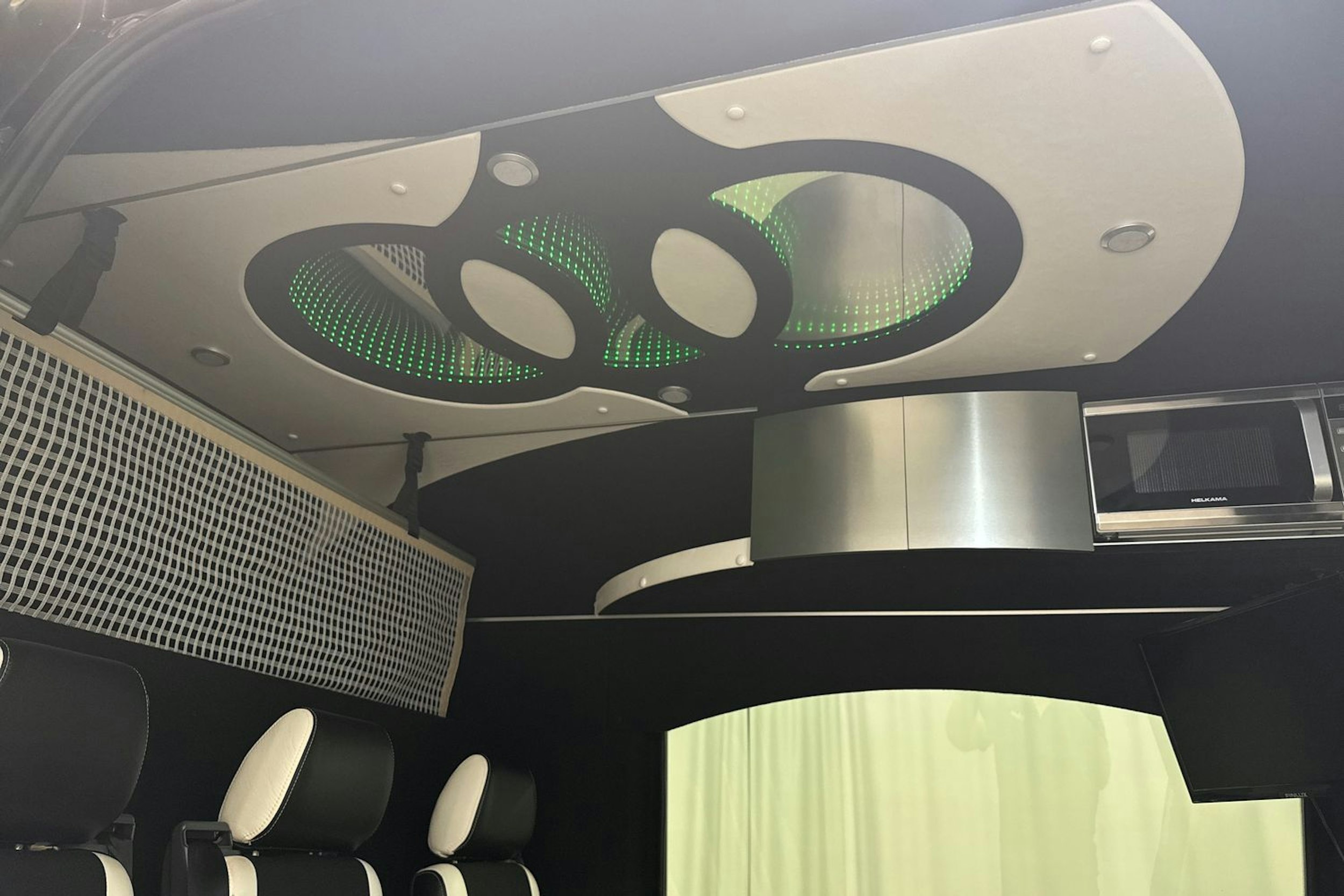 sininen Mercedes-Benz Sprinter 2021 kuva 22.