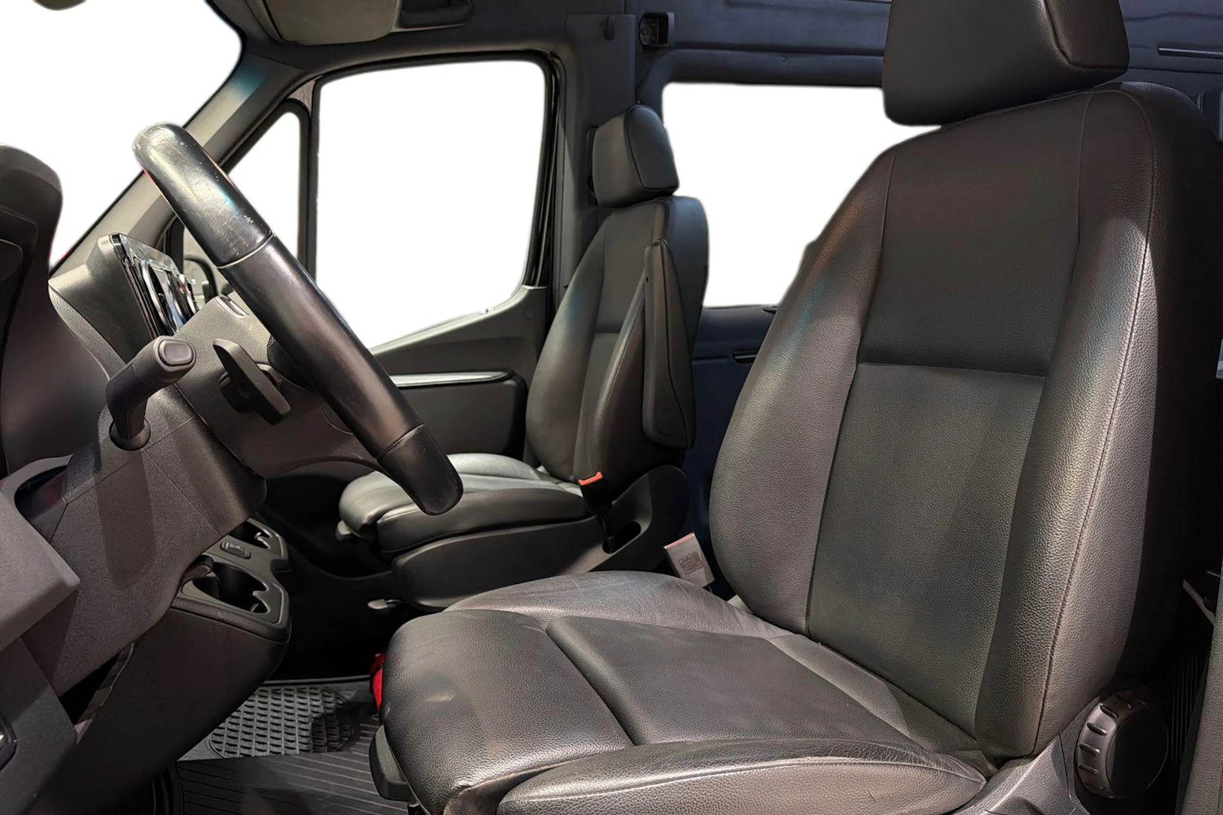 Musta Mercedes-Benz SPRINTER 2021 kuva 11.