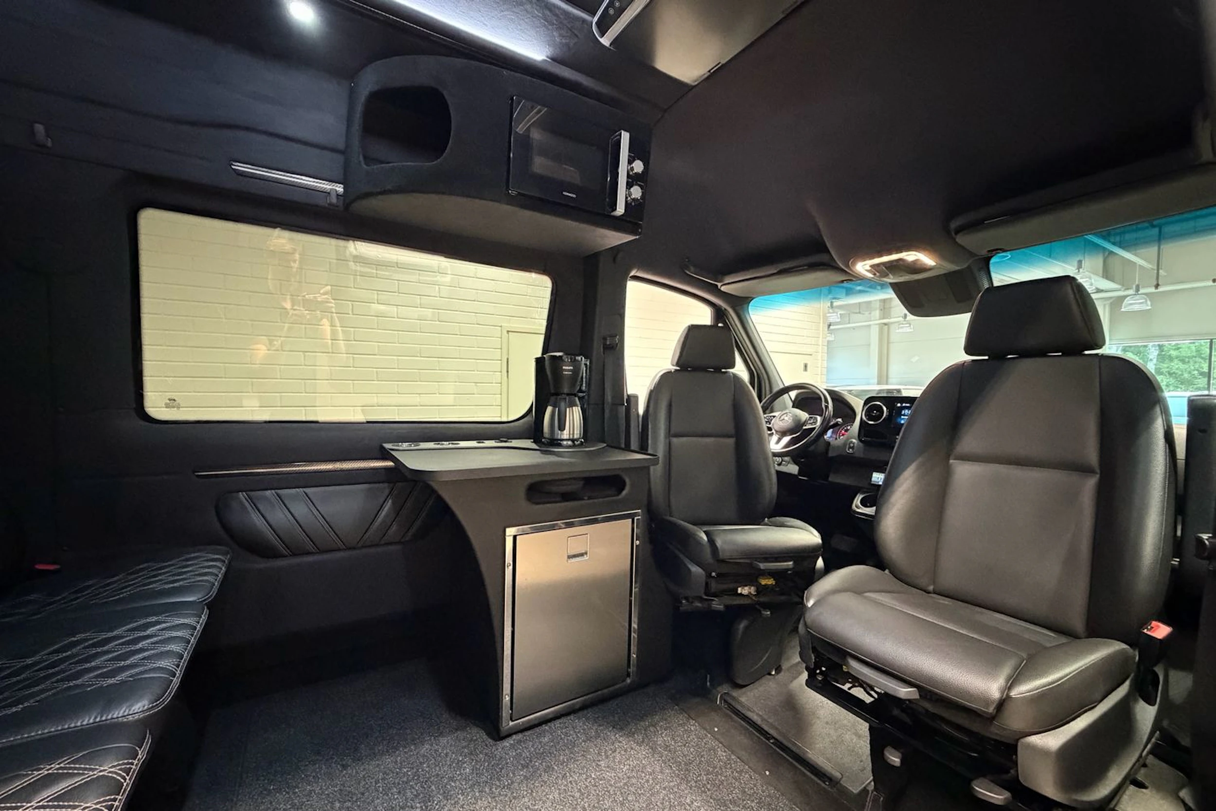 Musta Mercedes-Benz SPRINTER 2021 kuva 23.