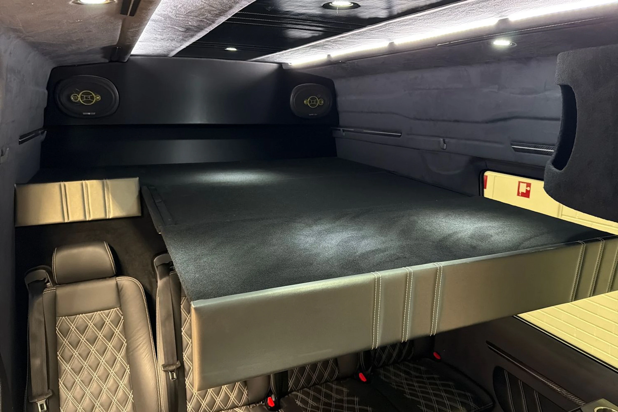 Musta Mercedes-Benz SPRINTER 2021 kuva 29.
