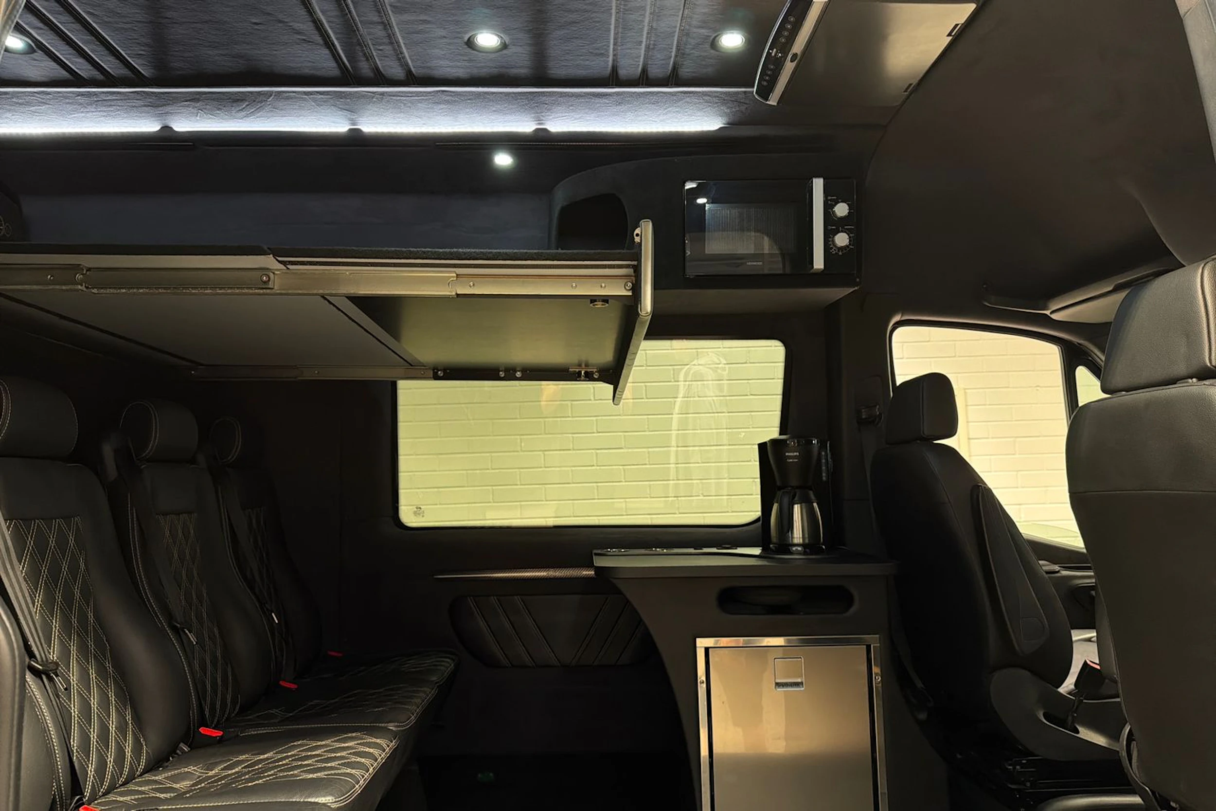 Musta Mercedes-Benz SPRINTER 2021 kuva 30.