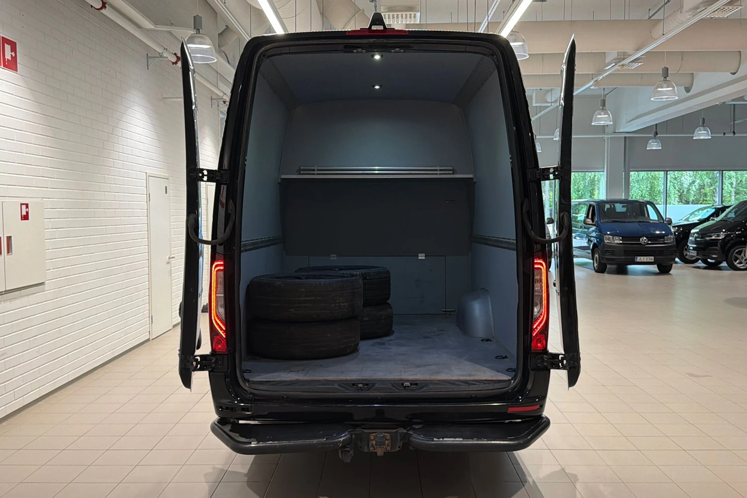 Musta Mercedes-Benz SPRINTER 2021 kuva 38.
