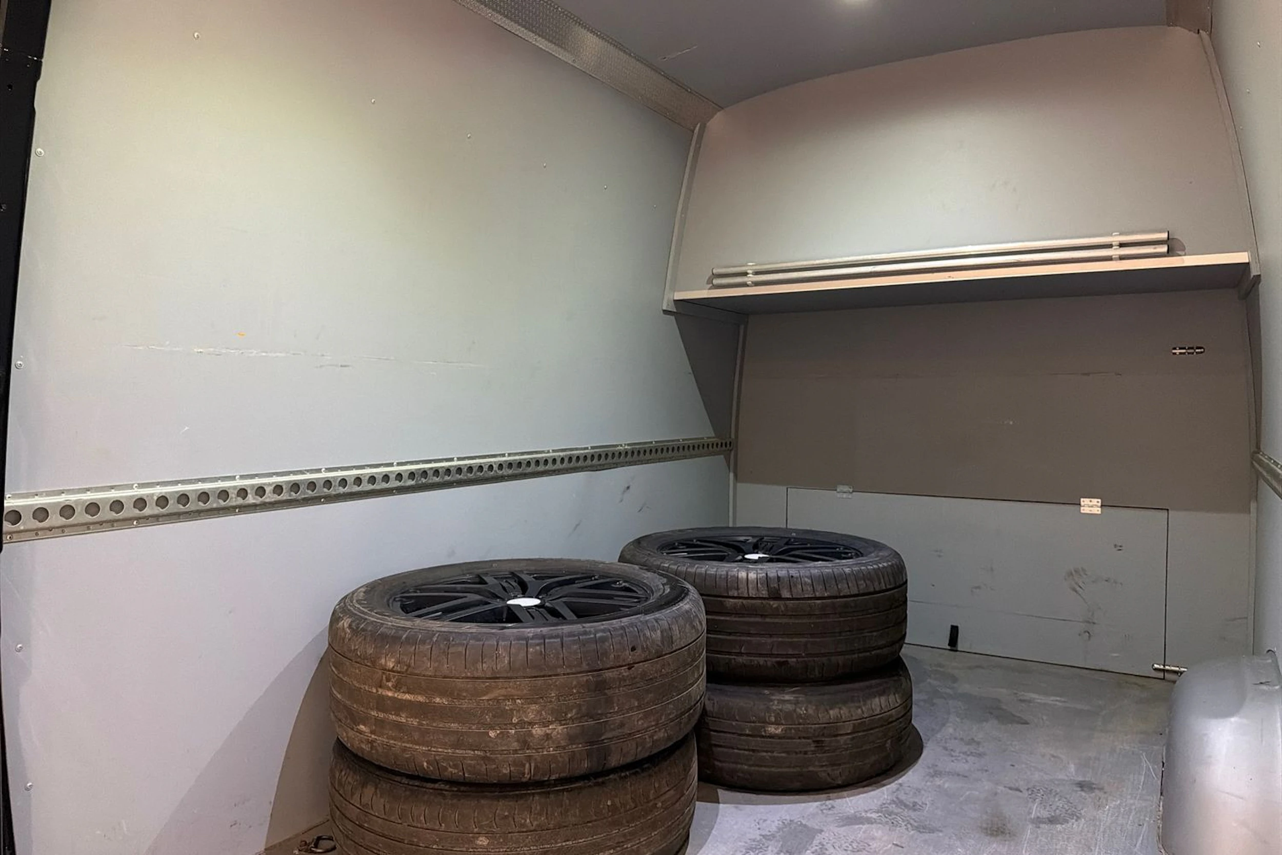 Musta Mercedes-Benz SPRINTER 2021 kuva 39.