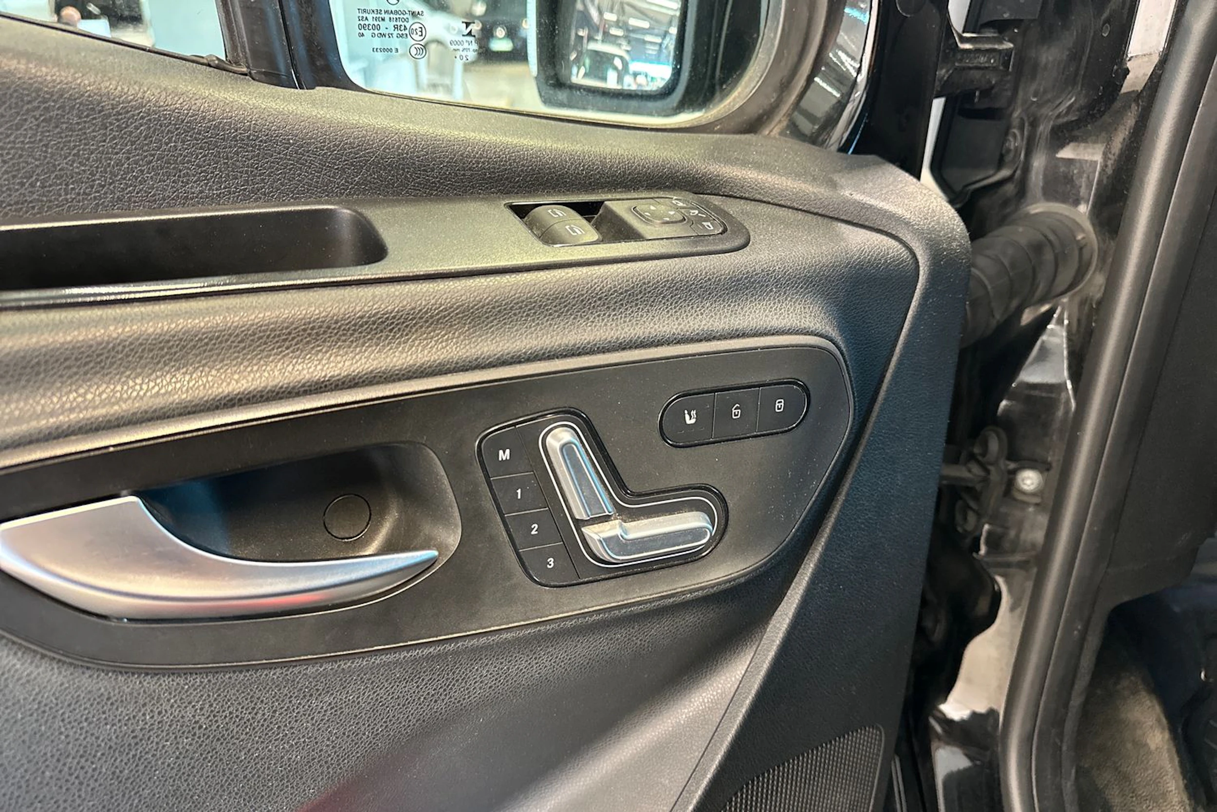 musta Mercedes-Benz Sprinter 2021 kuva 4.