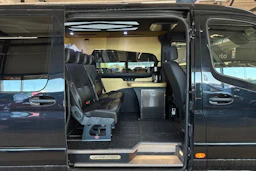 musta Mercedes-Benz Sprinter 2021 kuva 6.
