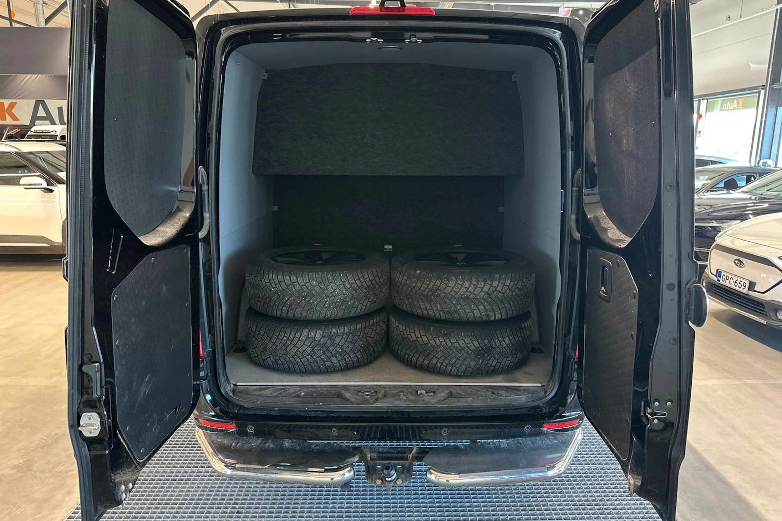 musta Mercedes-Benz Sprinter 2021 kuva 8.