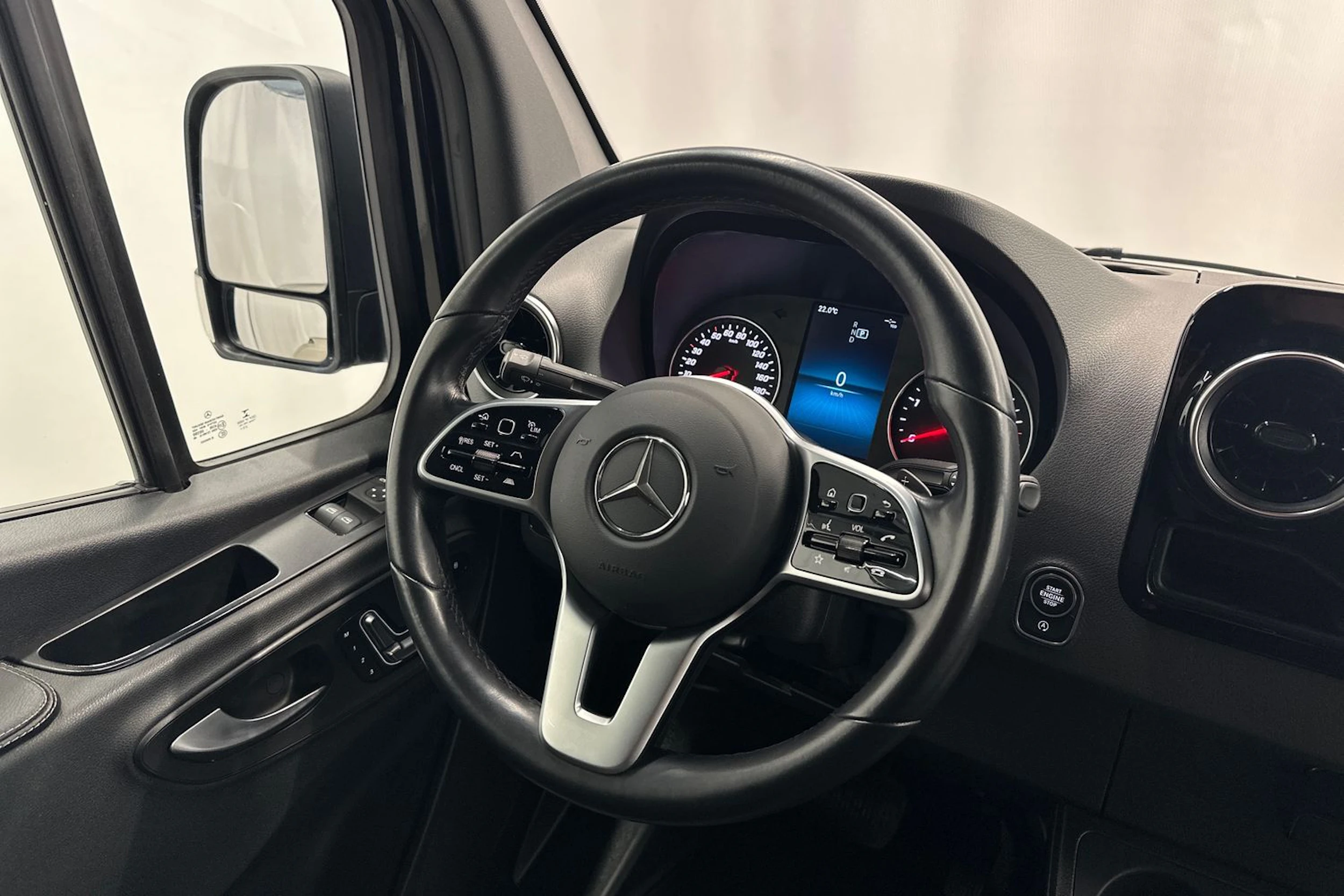 musta Mercedes-Benz Sprinter 2021 kuva 10.