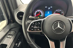 musta Mercedes-Benz Sprinter 2021 kuva 11.