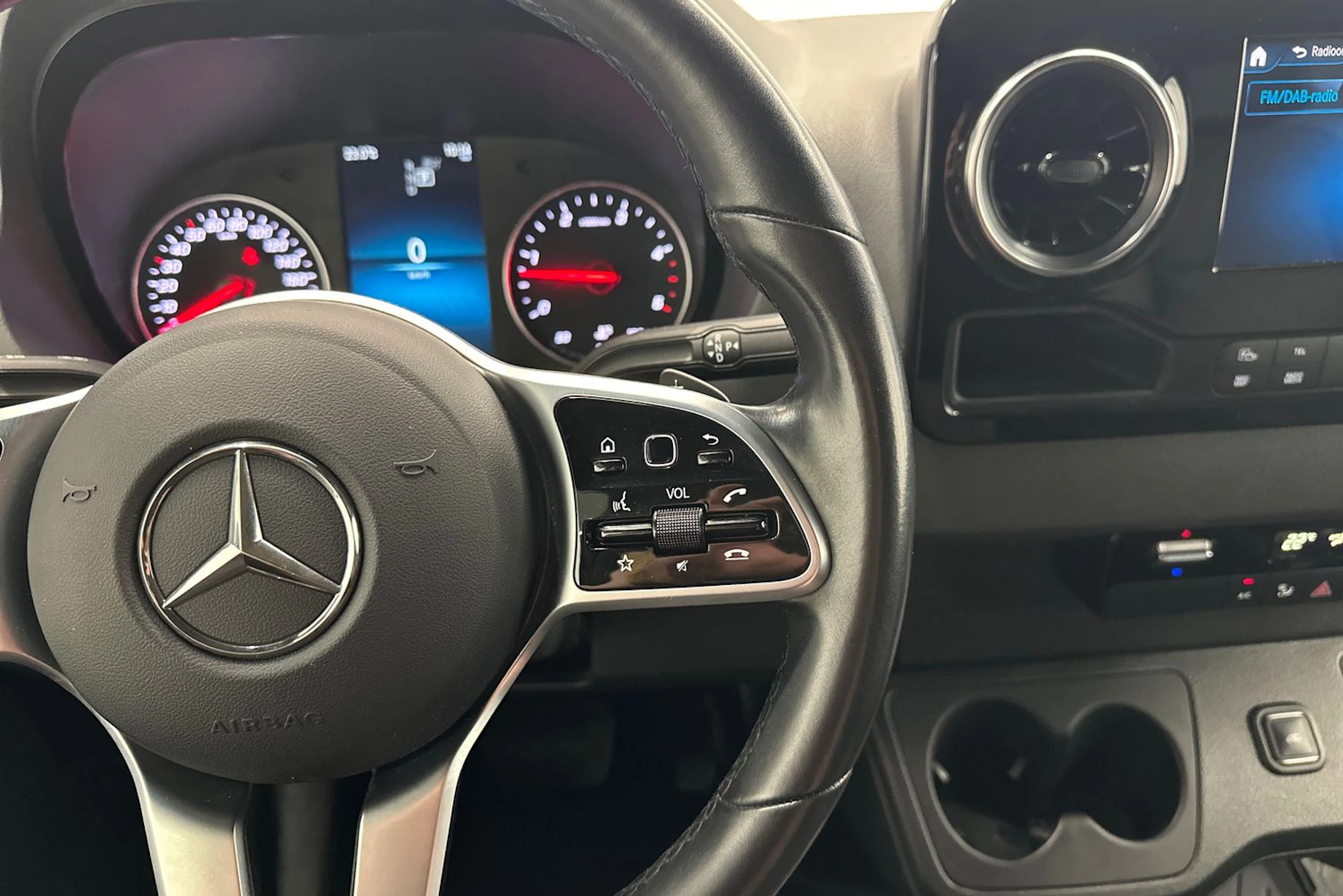 musta Mercedes-Benz Sprinter 2021 kuva 12.