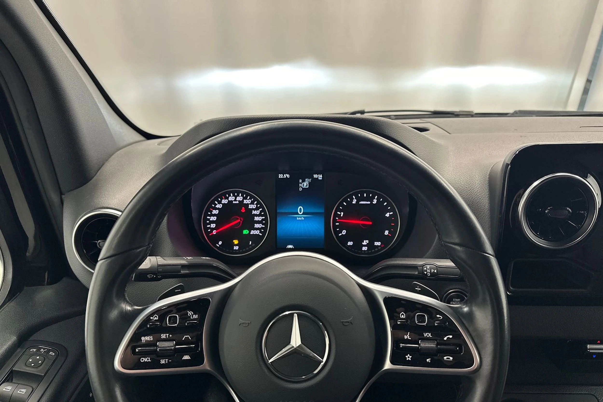musta Mercedes-Benz Sprinter 2021 kuva 13.