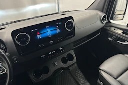 musta Mercedes-Benz Sprinter 2021 kuva 15.