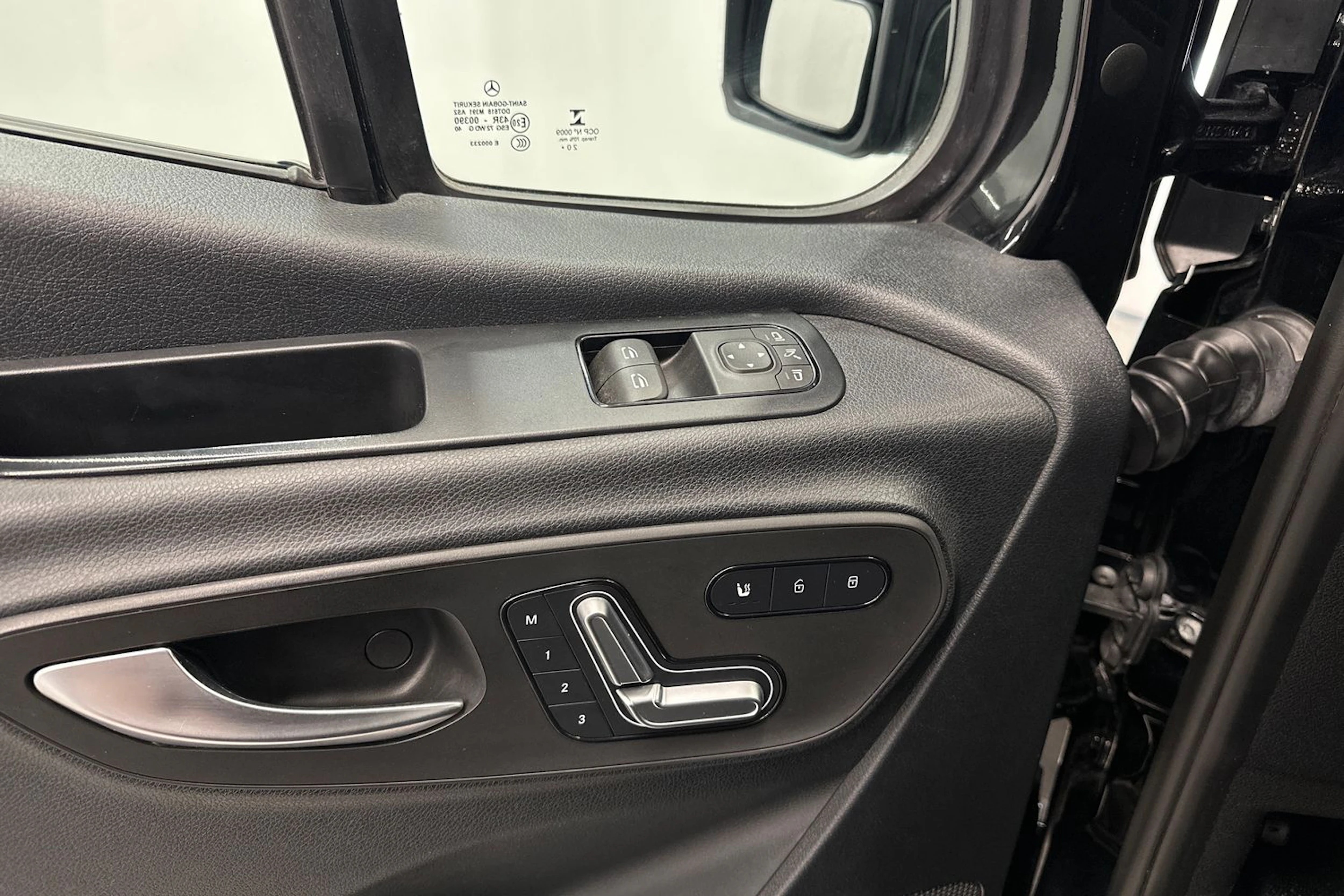 musta Mercedes-Benz Sprinter 2021 kuva 26.