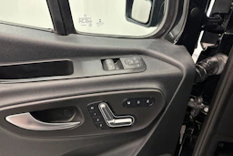 musta Mercedes-Benz Sprinter 2021 kuva 26.