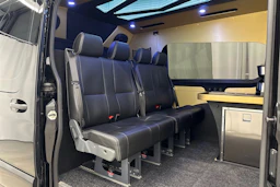 musta Mercedes-Benz Sprinter 2021 kuva 28.