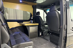 musta Mercedes-Benz Sprinter 2021 kuva 29.