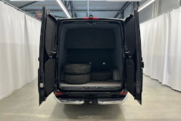 musta Mercedes-Benz Sprinter 2021 kuva 34.
