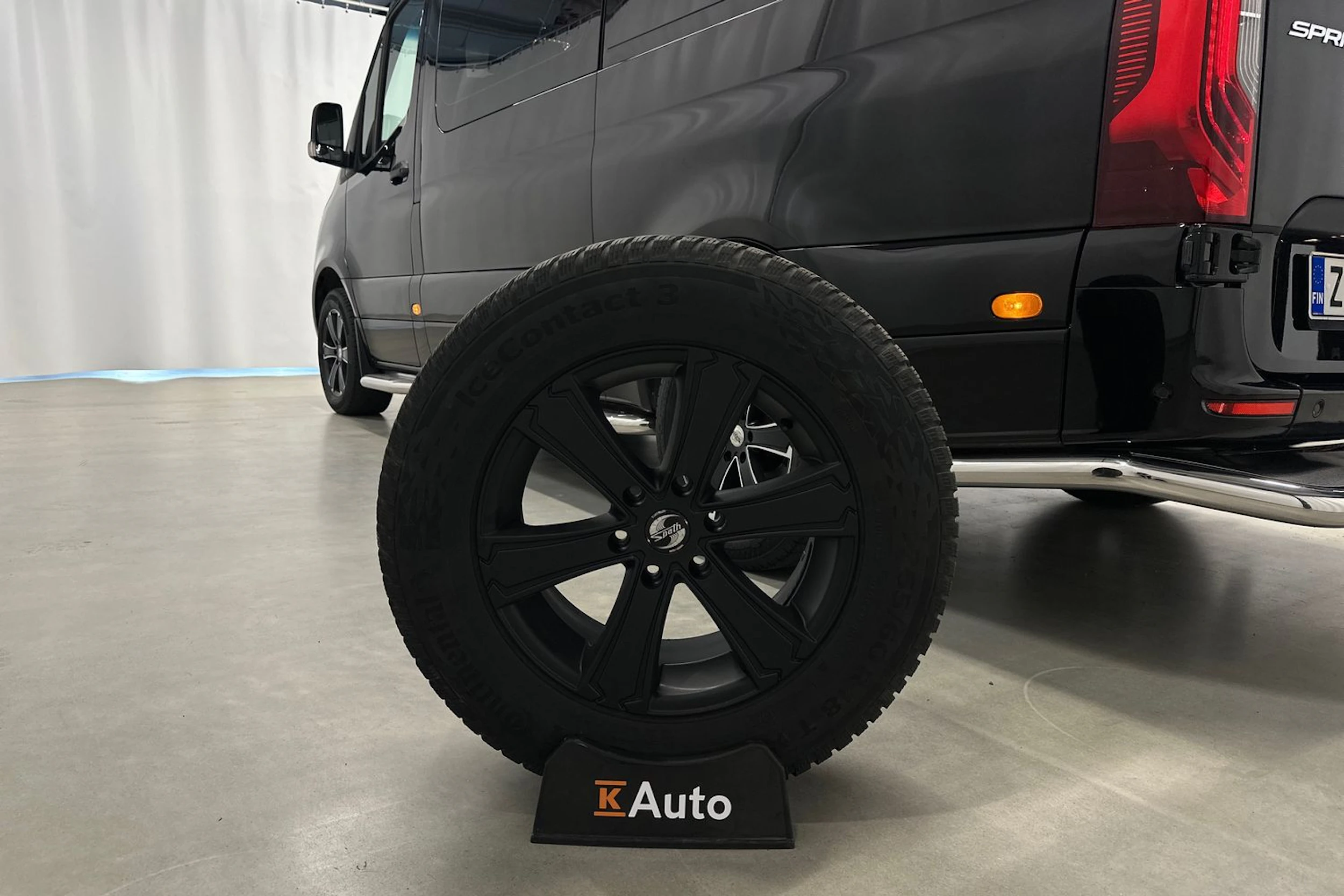 musta Mercedes-Benz Sprinter 2021 kuva 37.