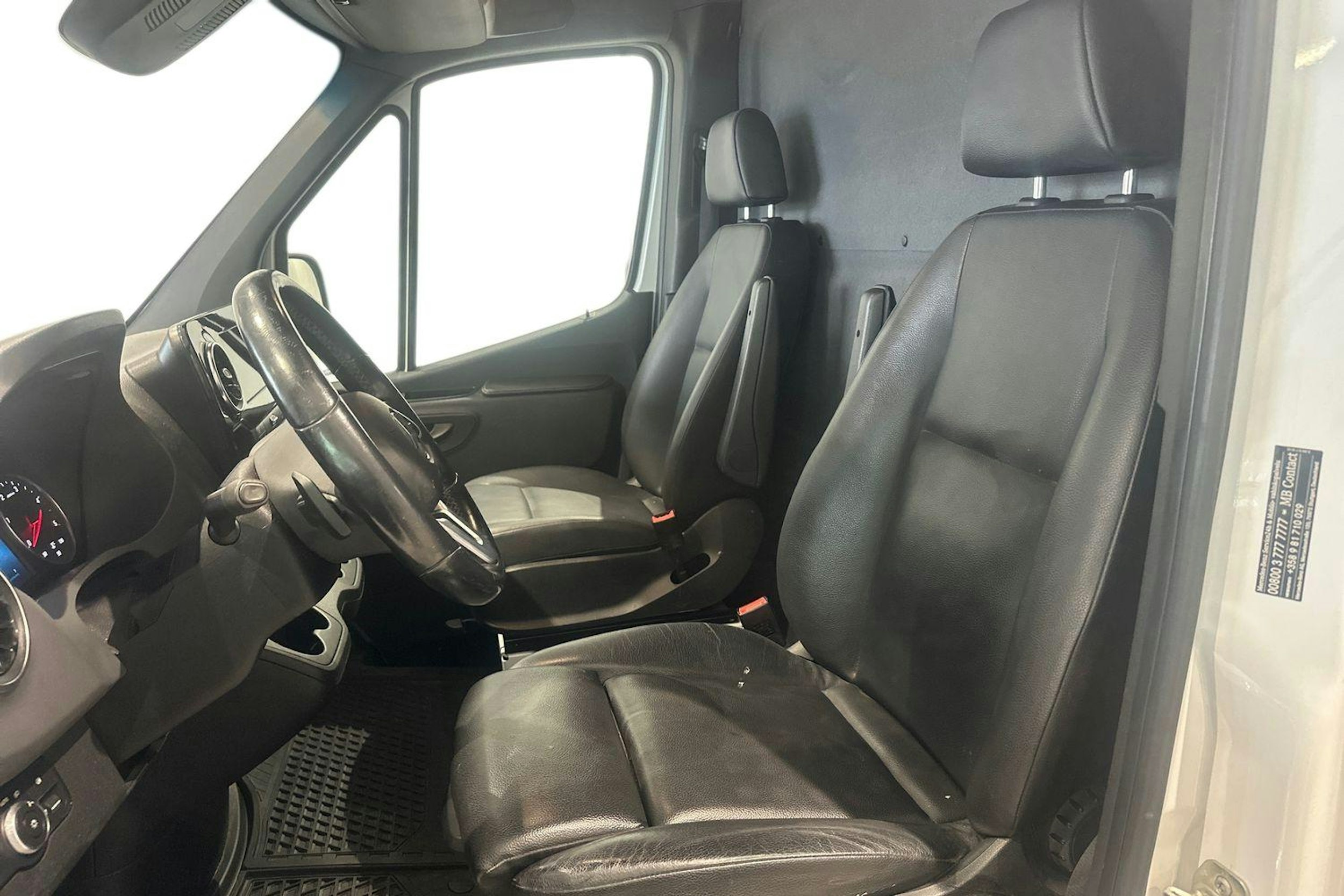 valkoinen Mercedes-Benz Sprinter 2021 kuva 6.