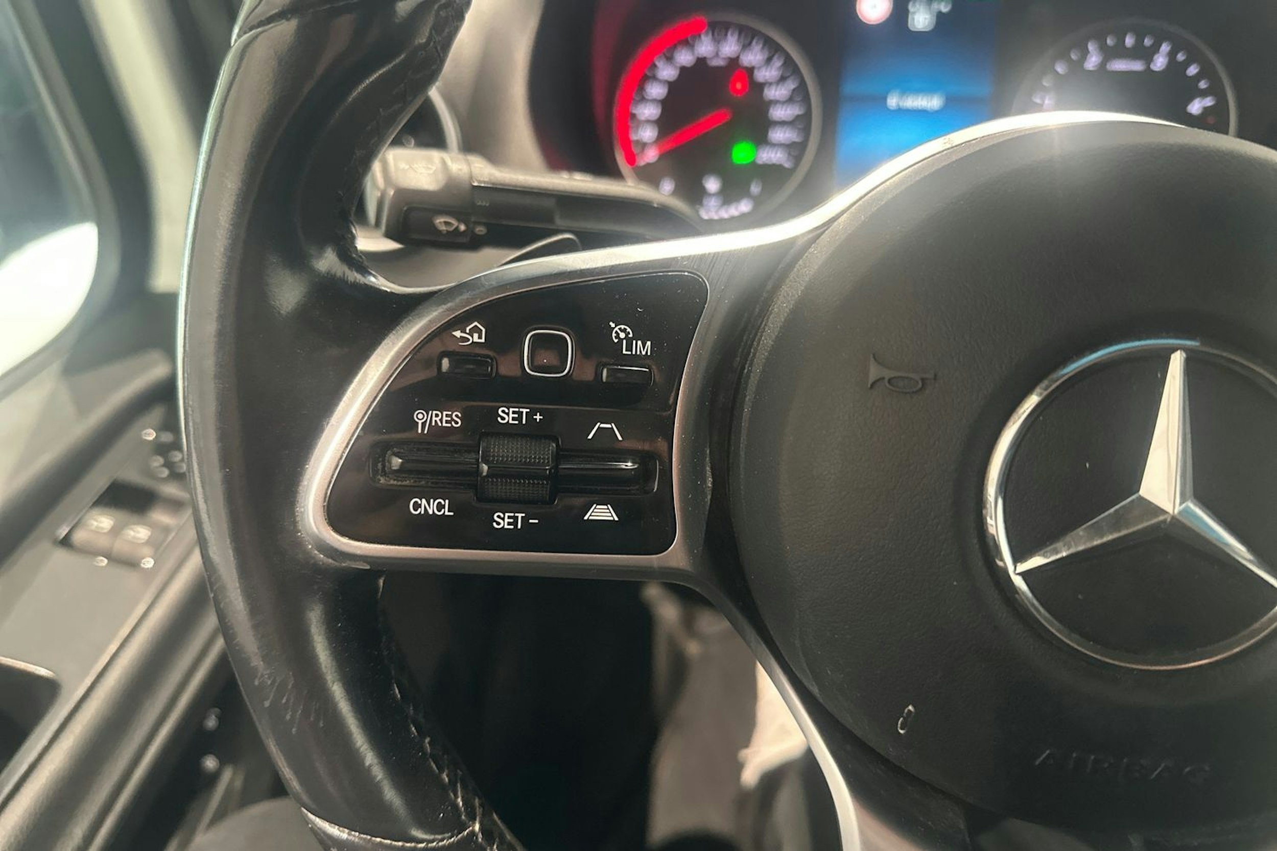 valkoinen Mercedes-Benz Sprinter 2021 kuva 12.