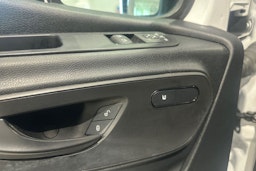 valkoinen Mercedes-Benz Sprinter 2021 kuva 16.