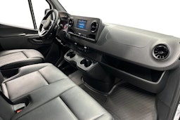 valkoinen Mercedes-Benz Sprinter 2022 kuva 6.