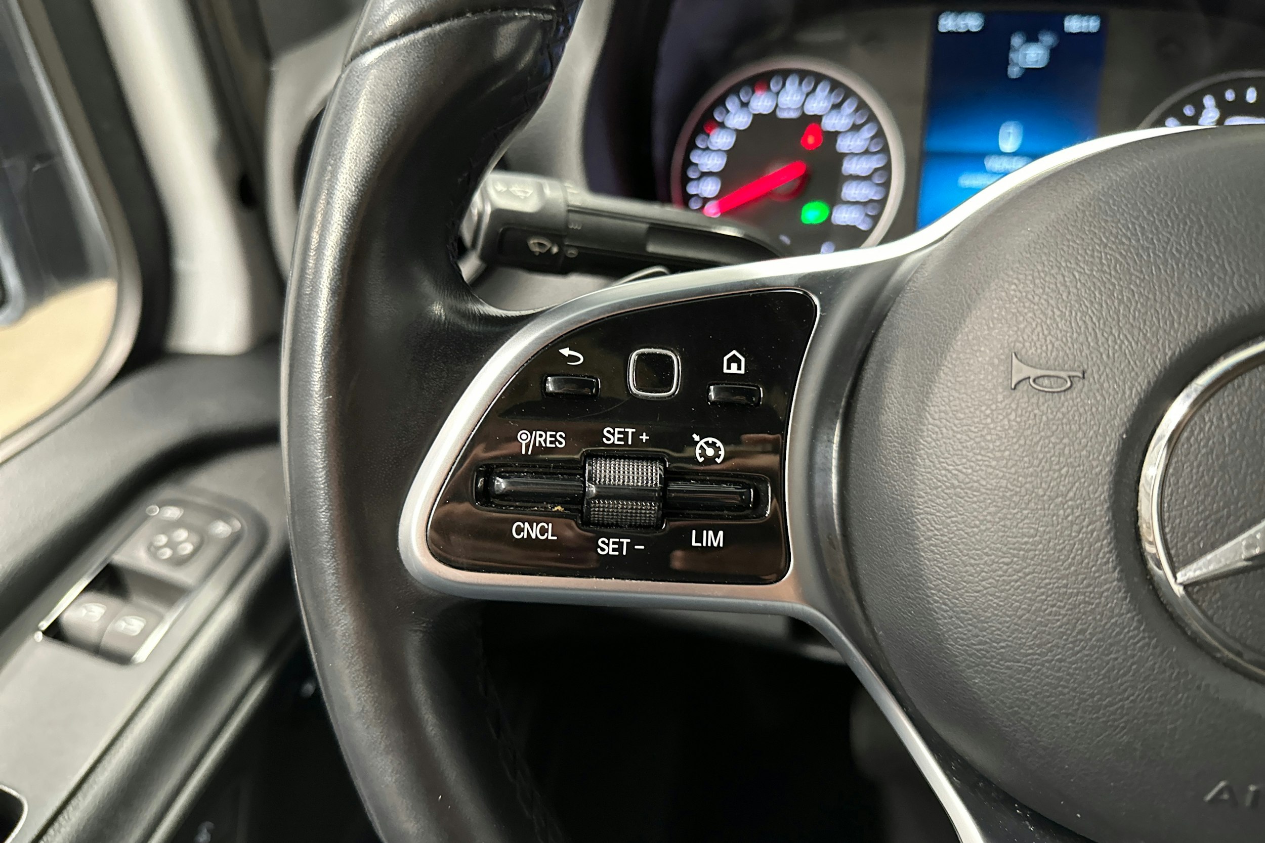 valkoinen Mercedes-Benz Sprinter 2022 kuva 10.