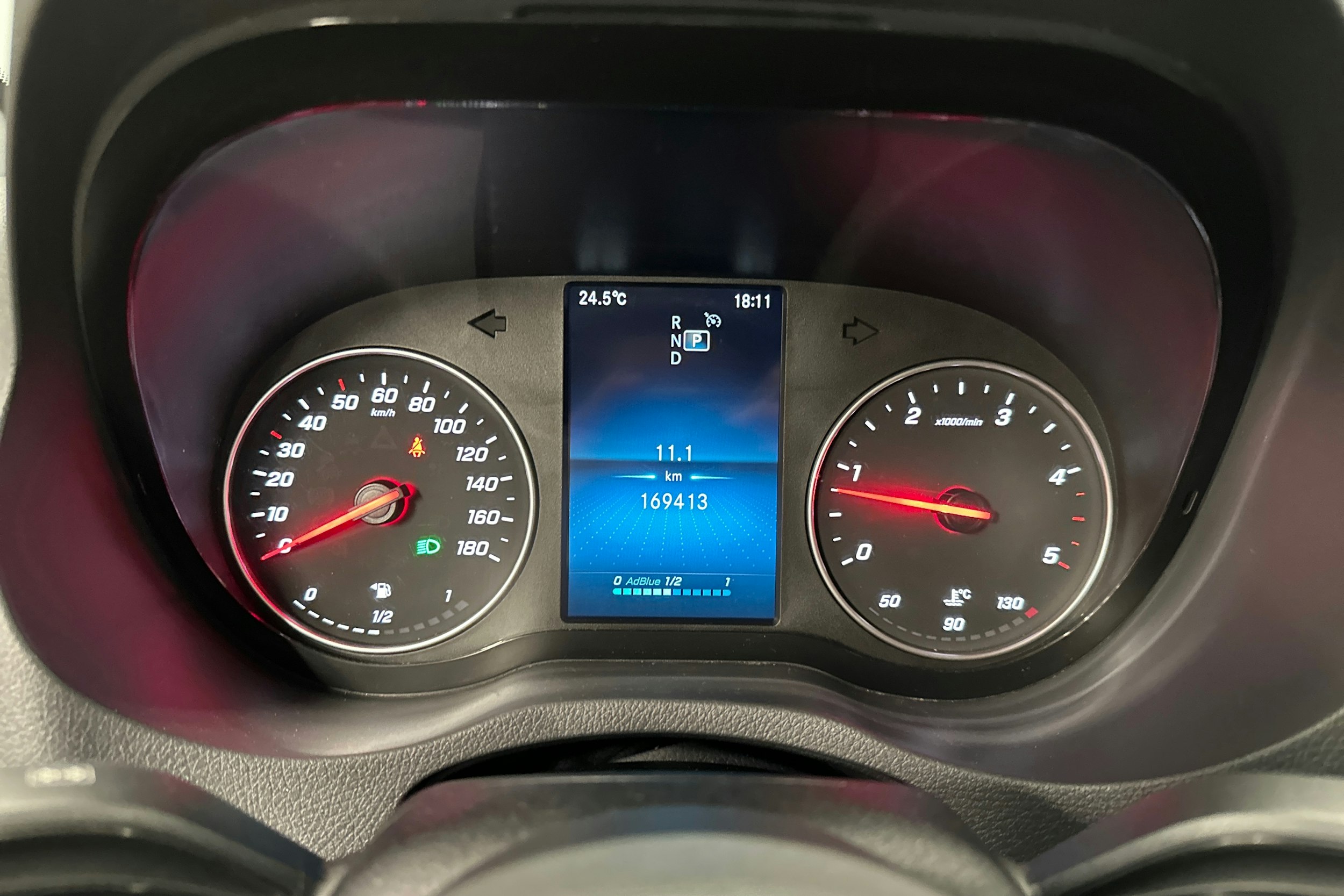 valkoinen Mercedes-Benz Sprinter 2022 kuva 12.