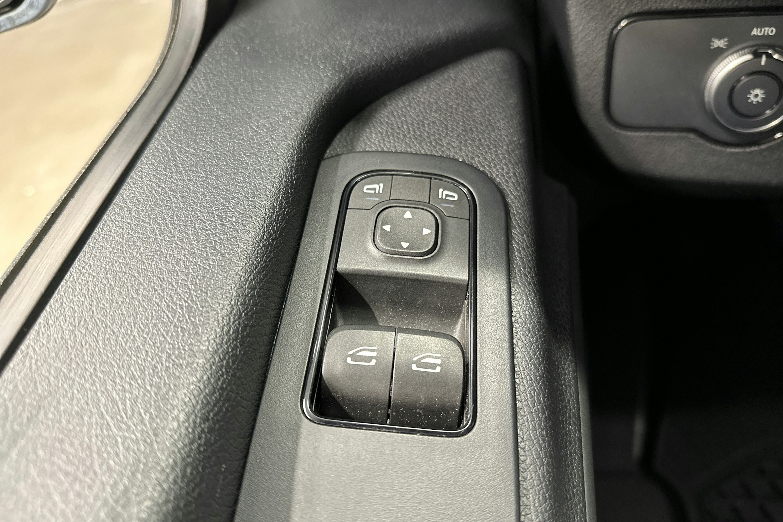 valkoinen Mercedes-Benz Sprinter 2022 kuva 13.