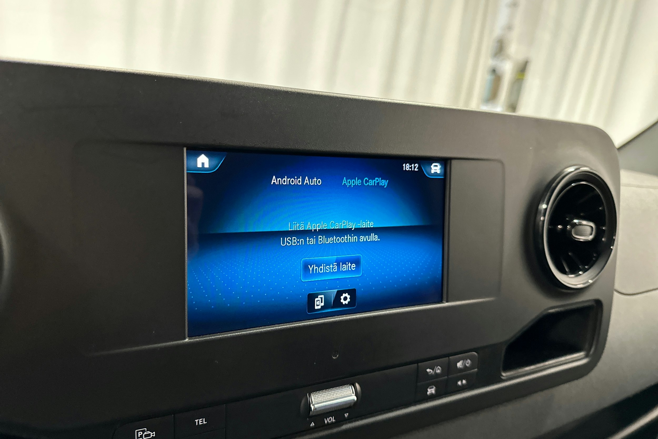 valkoinen Mercedes-Benz Sprinter 2022 kuva 16.
