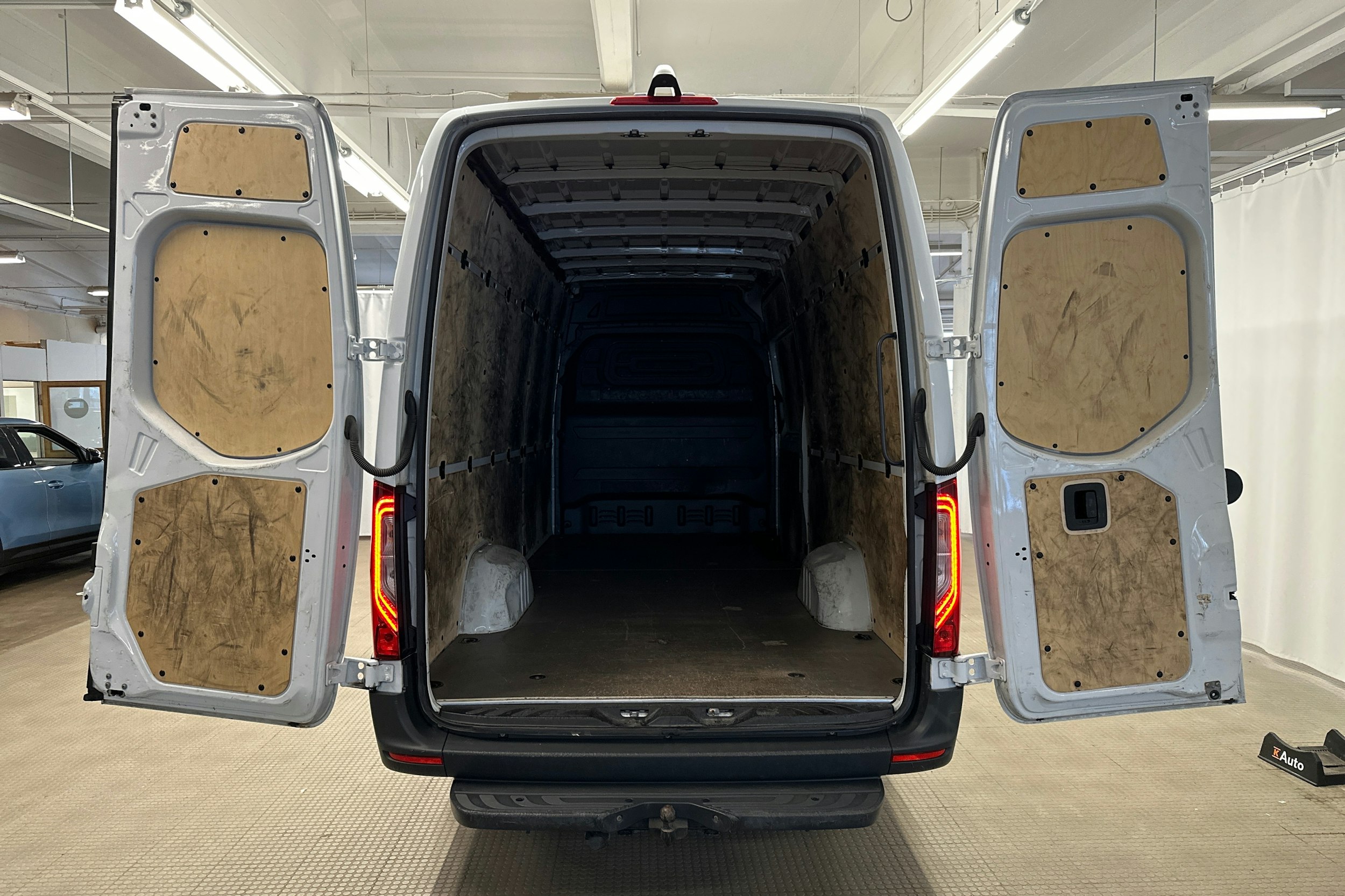 valkoinen Mercedes-Benz Sprinter 2022 kuva 20.