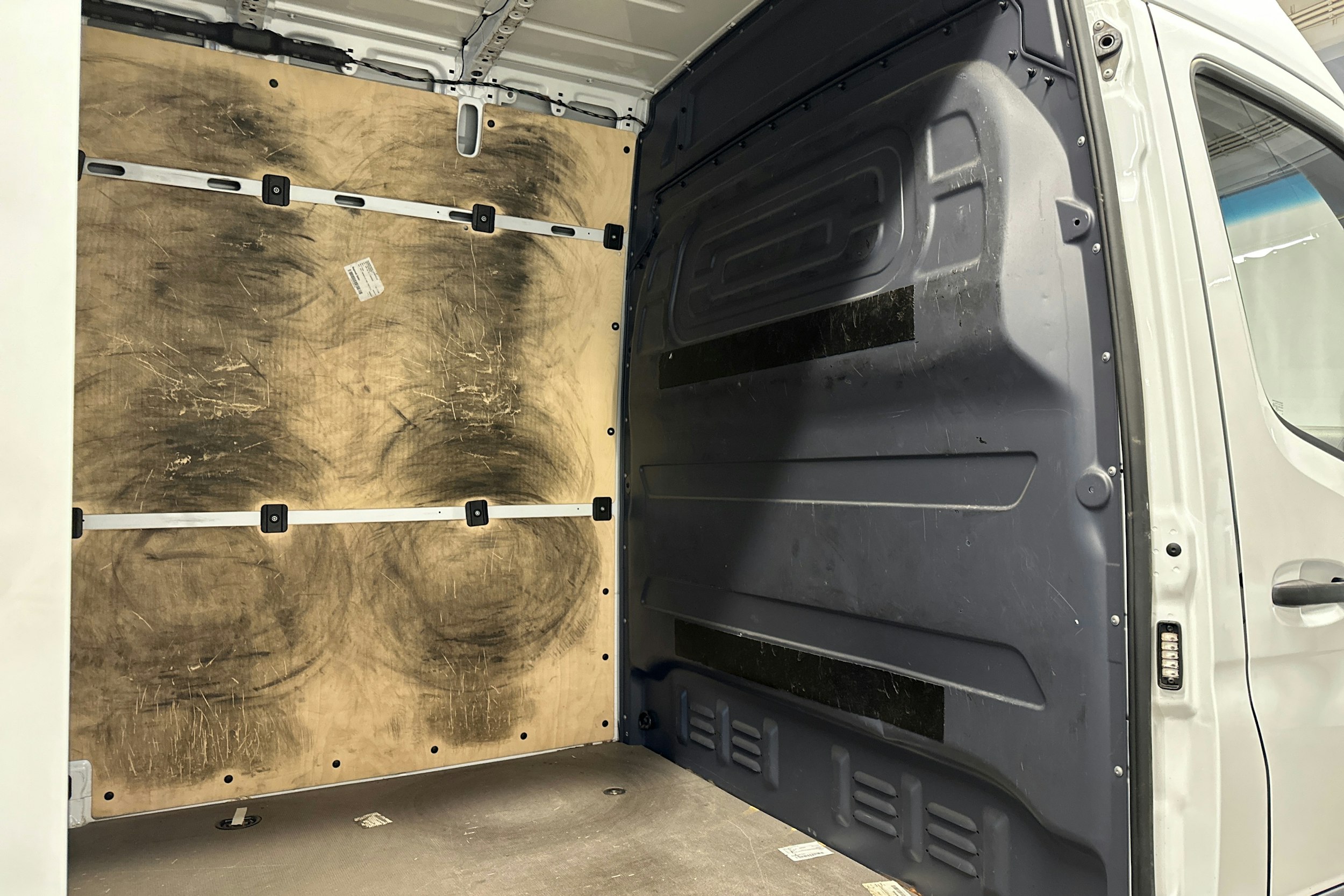 valkoinen Mercedes-Benz Sprinter 2022 kuva 23.