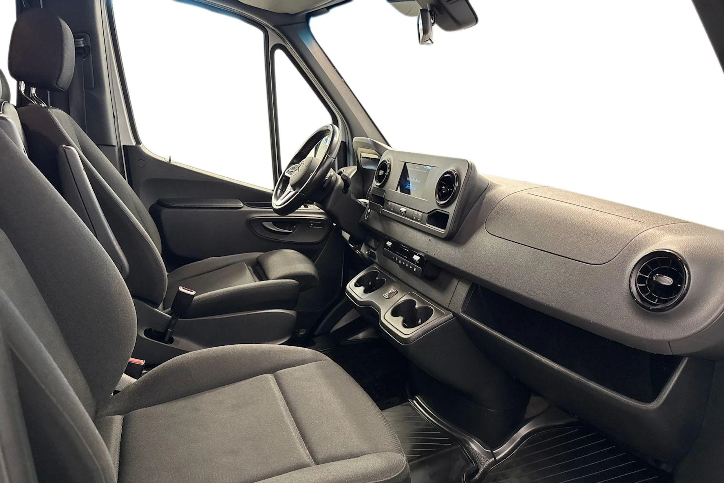 valkoinen Mercedes-Benz Sprinter 2022 kuva 9.