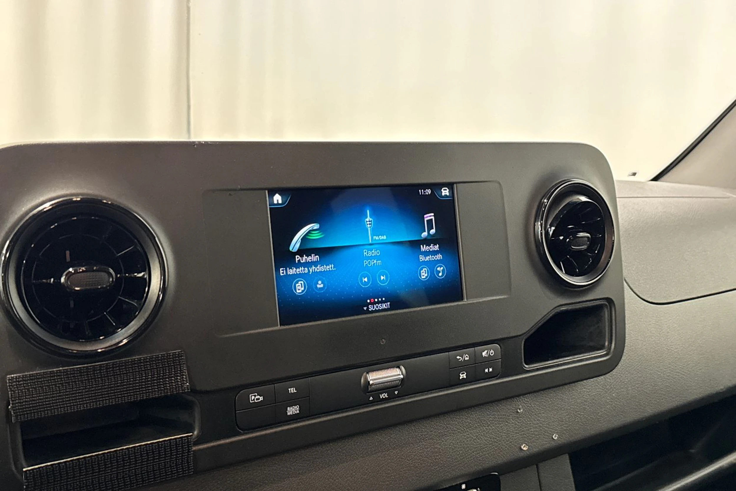 valkoinen Mercedes-Benz Sprinter 2022 kuva 18.