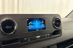 valkoinen Mercedes-Benz Sprinter 2022 kuva 18.