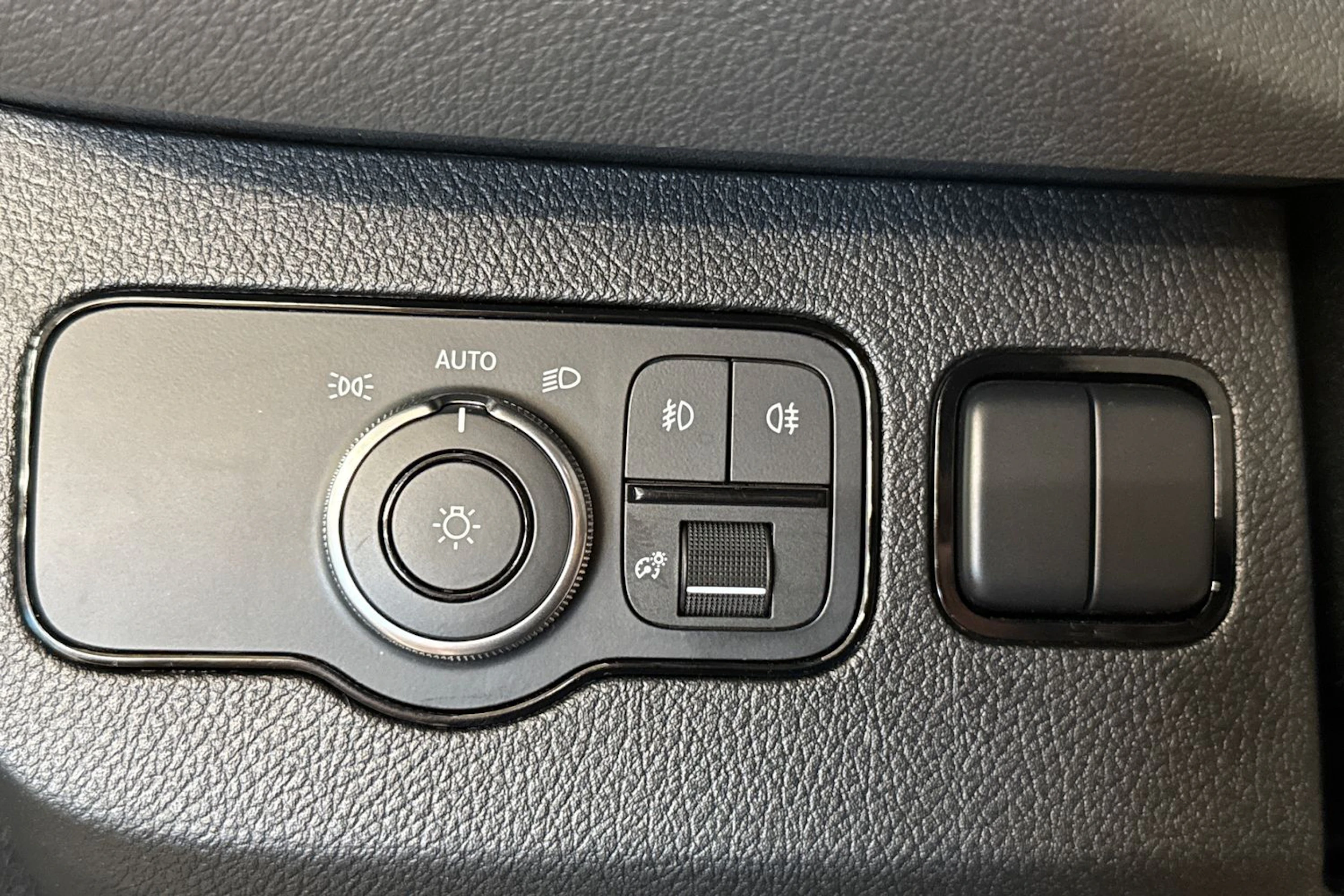 valkoinen Mercedes-Benz Sprinter 2022 kuva 22.