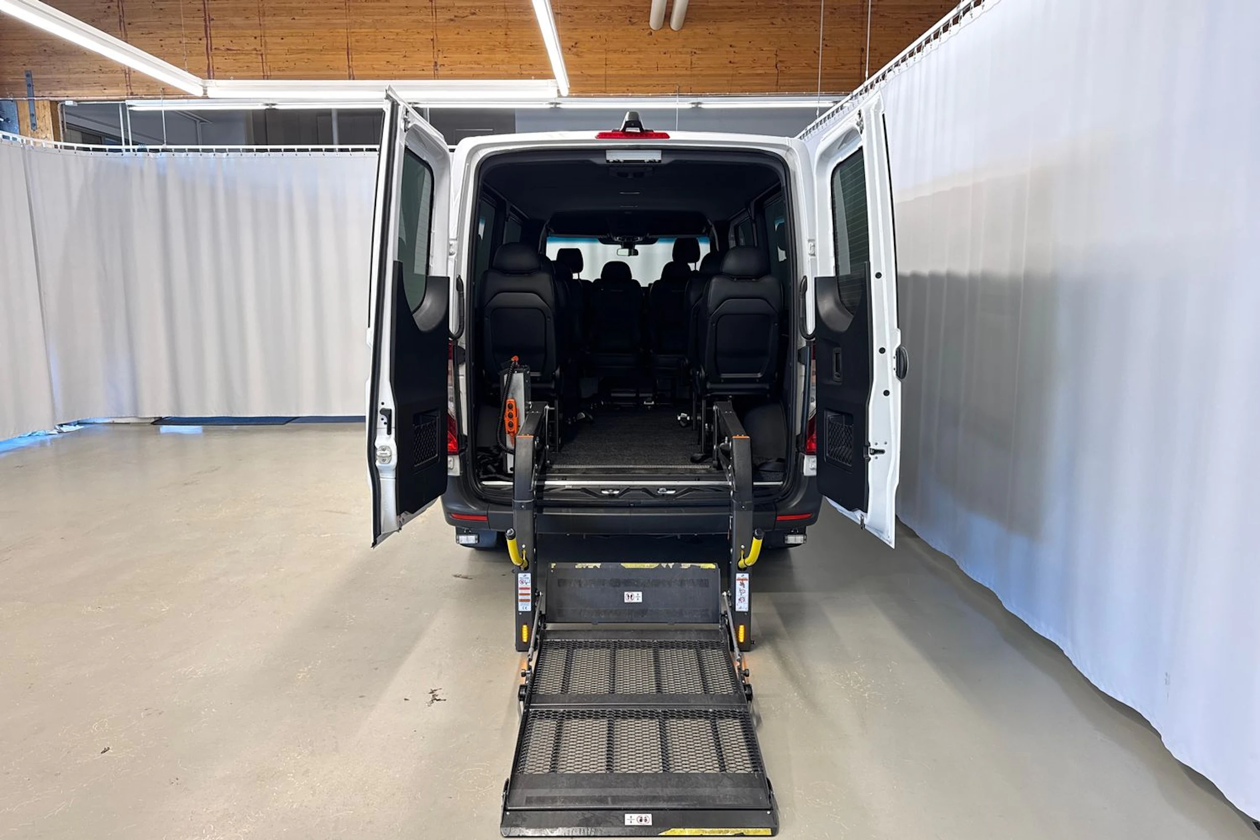 valkoinen Mercedes-Benz Sprinter 2022 kuva 29.