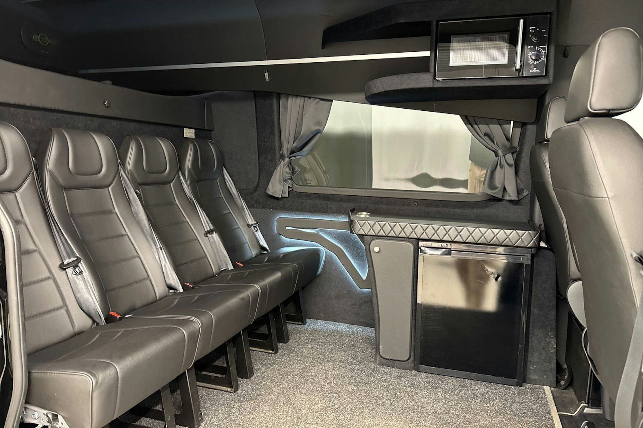 musta Mercedes-Benz Sprinter 2022 kuva 10.