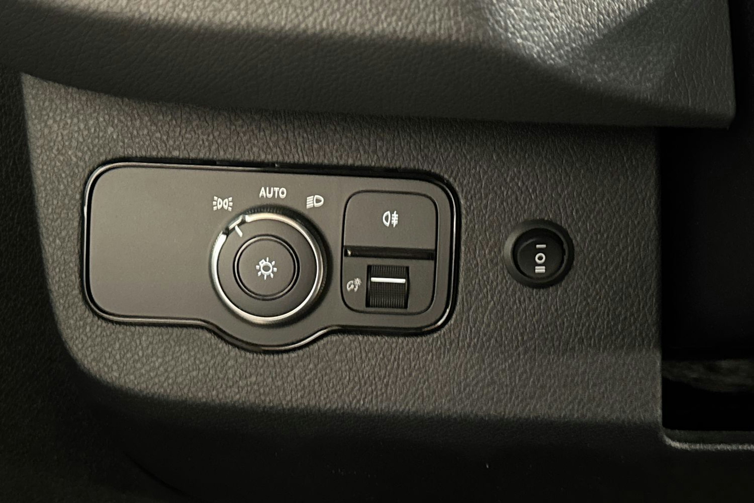 musta Mercedes-Benz Sprinter 2022 kuva 27.