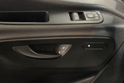 musta Mercedes-Benz Sprinter 2022 kuva 28.